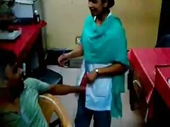 DEBT4k. ચિક બ્લોજોબ આપે છે અને ત્રીપલ બીપી વીડીયો અદ્ભુત લક્ઝરી કાર માટે પગ ફેલાવે છે