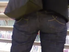 busty 19yo સાવકી બહેન સેકસી ફીલમ વીડીયો ઉપર વક્રતા અને તેના pussy fingering