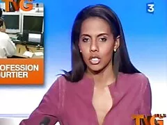 બ્રિટ્ટેની તેના tits બતાવીને પોતાને પૈસા મેળવે છે સેકસી ઓપન બીપી